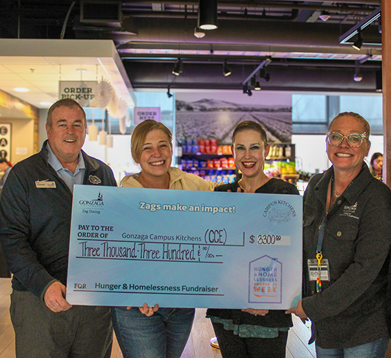 Brent Perdue, director, Escuela Primaria Logan.