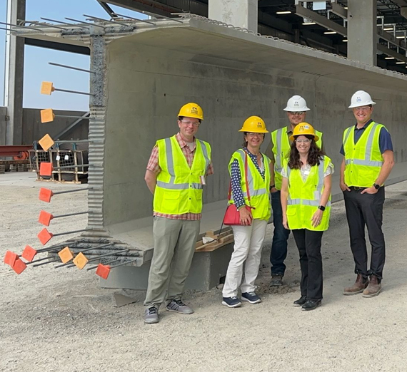 Vista aérea del campus que muestra el College Hall y las agujas de St. Aloysius
